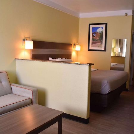 Quality Inn & Suites Gallup I-40 Exit 20 מראה חיצוני תמונה