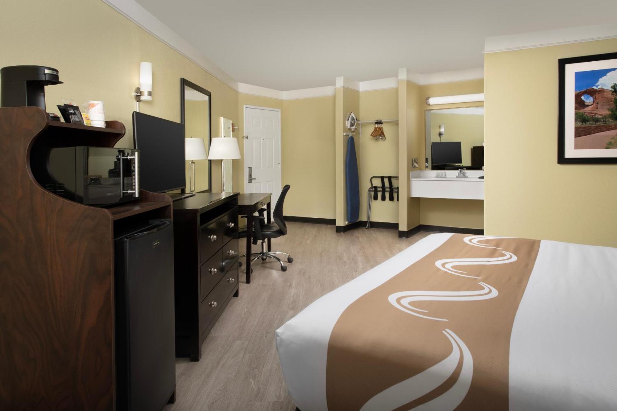 Quality Inn & Suites Gallup I-40 Exit 20 מראה חיצוני תמונה