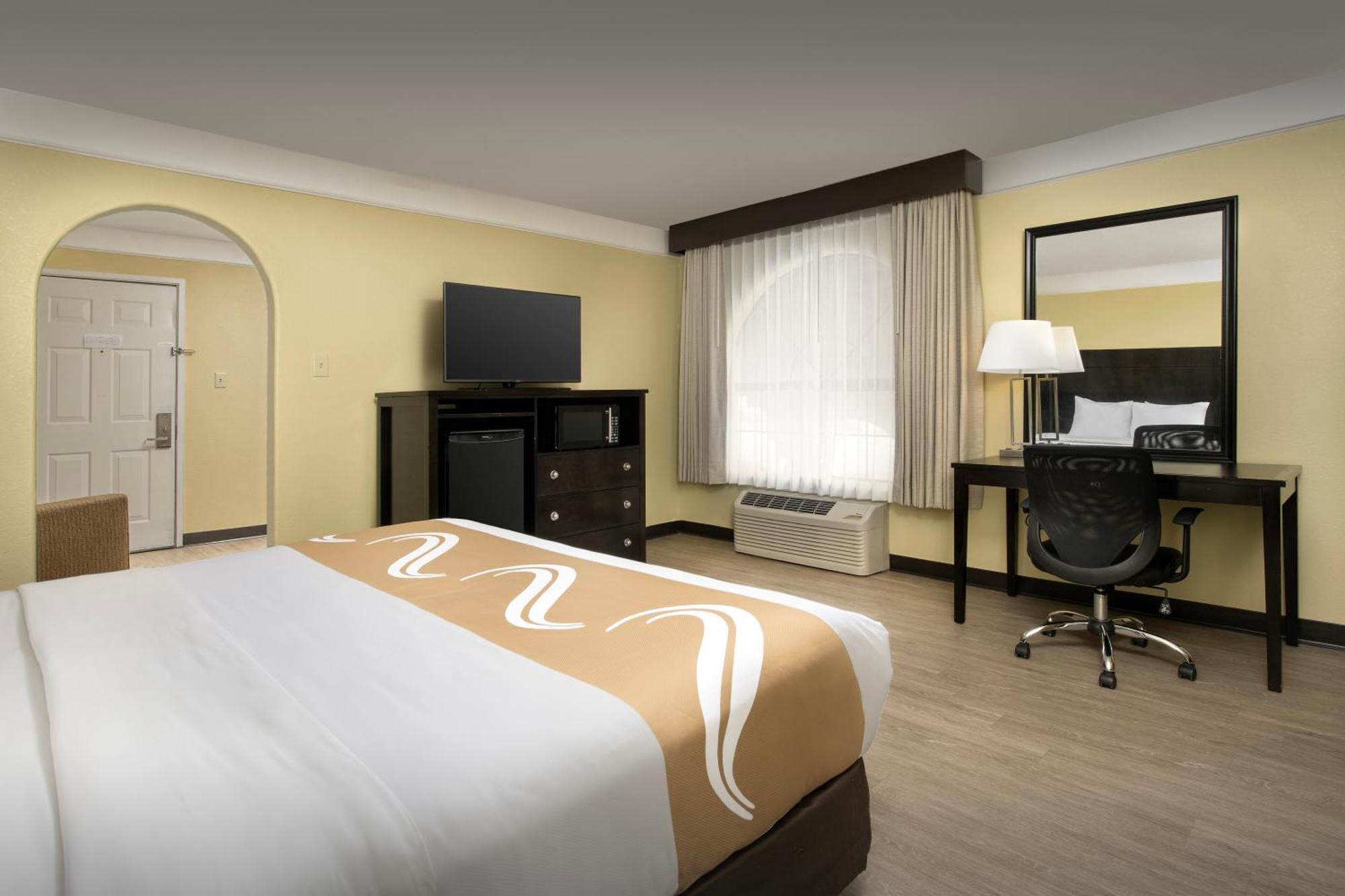 Quality Inn & Suites Gallup I-40 Exit 20 מראה חיצוני תמונה
