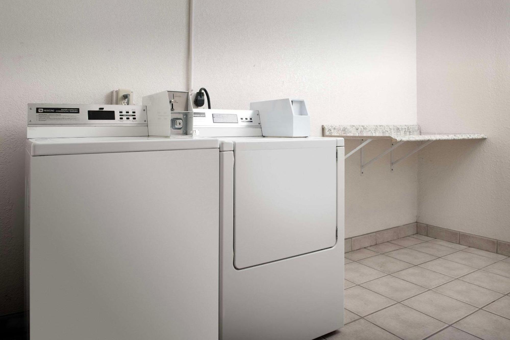 Quality Inn & Suites Gallup I-40 Exit 20 מראה חיצוני תמונה