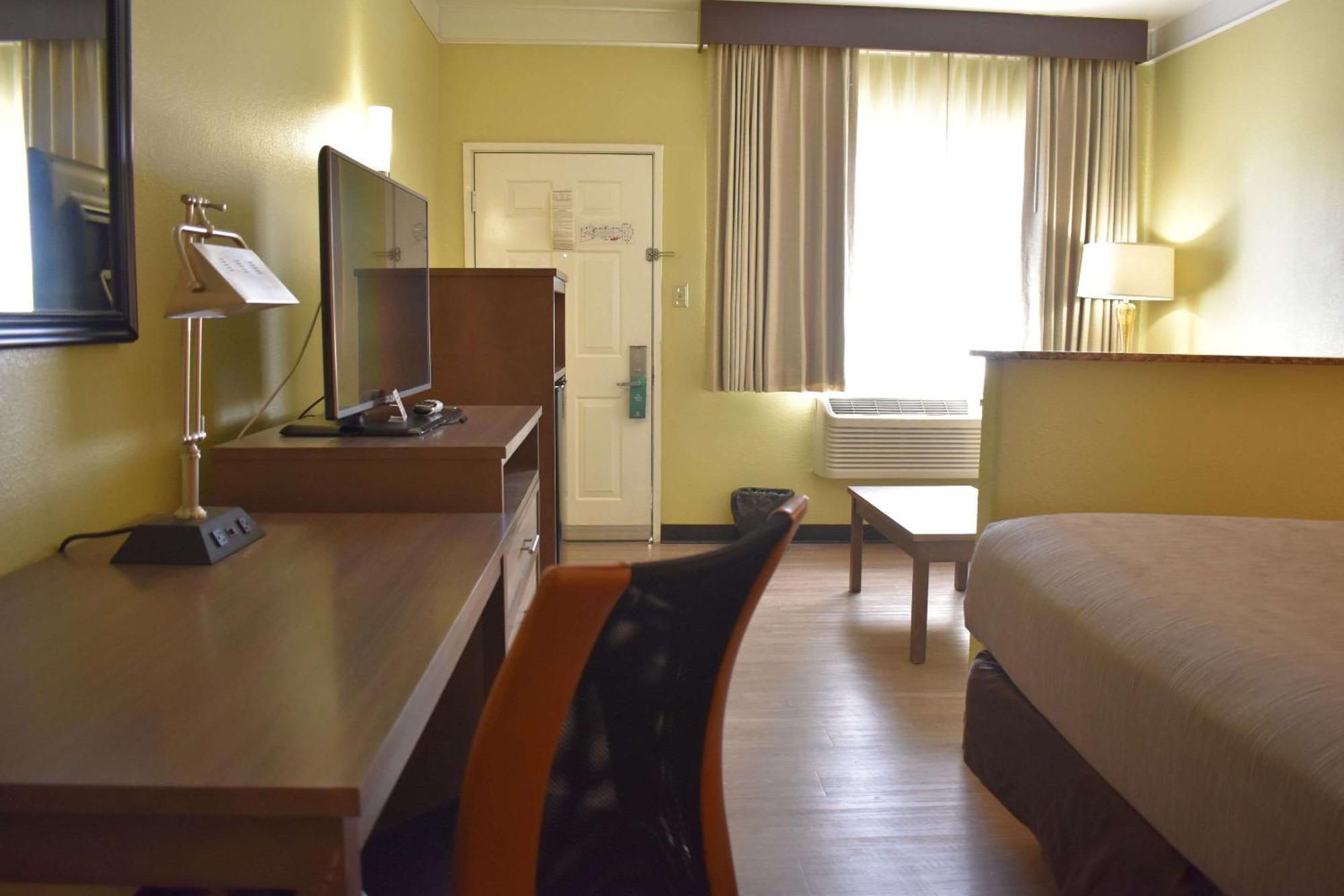 Quality Inn & Suites Gallup I-40 Exit 20 מראה חיצוני תמונה