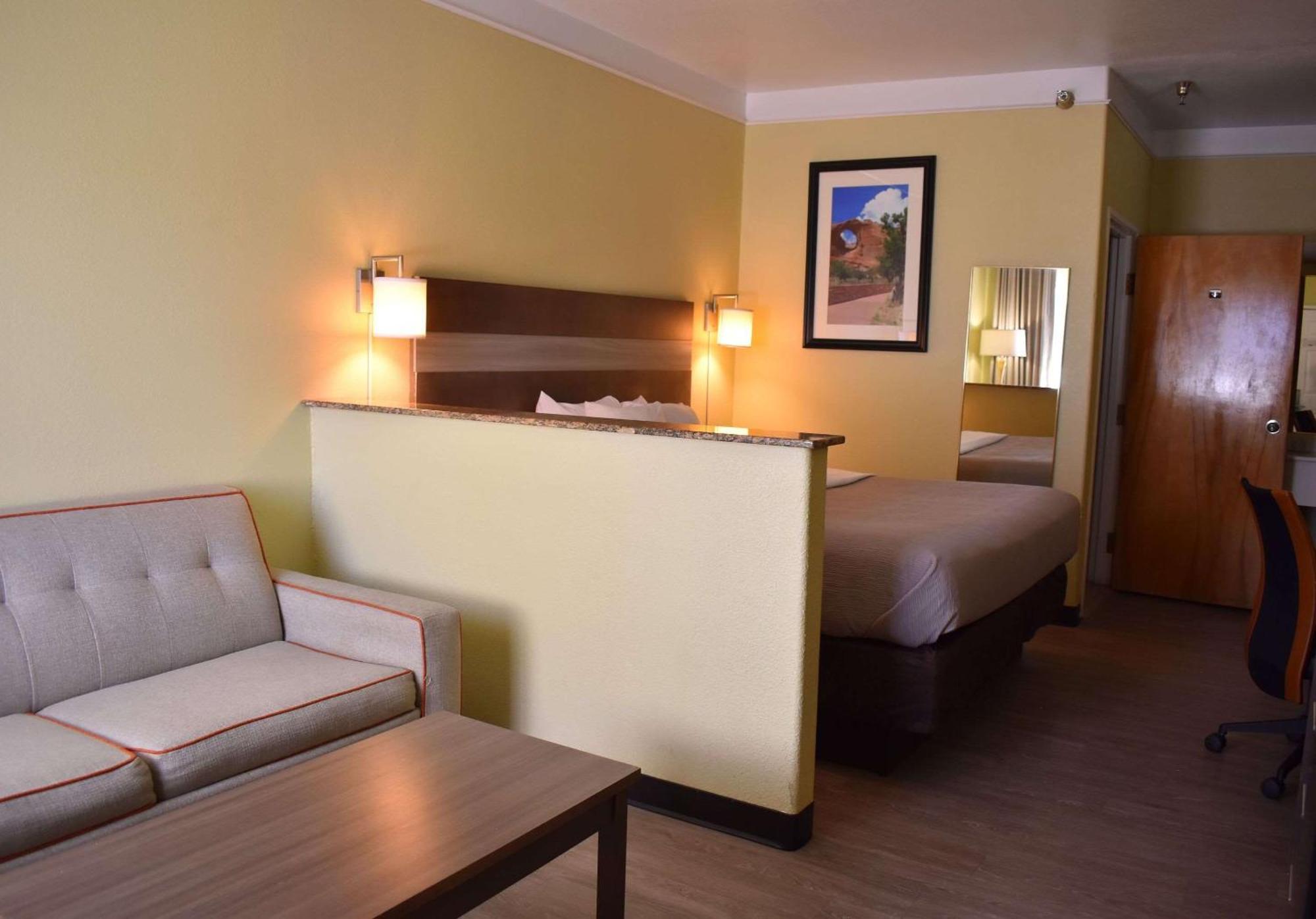 Quality Inn & Suites Gallup I-40 Exit 20 מראה חיצוני תמונה