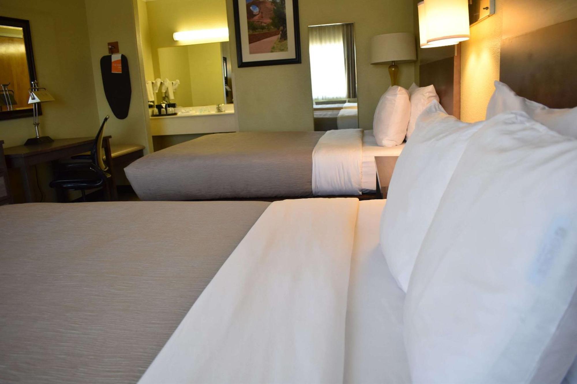 Quality Inn & Suites Gallup I-40 Exit 20 מראה חיצוני תמונה