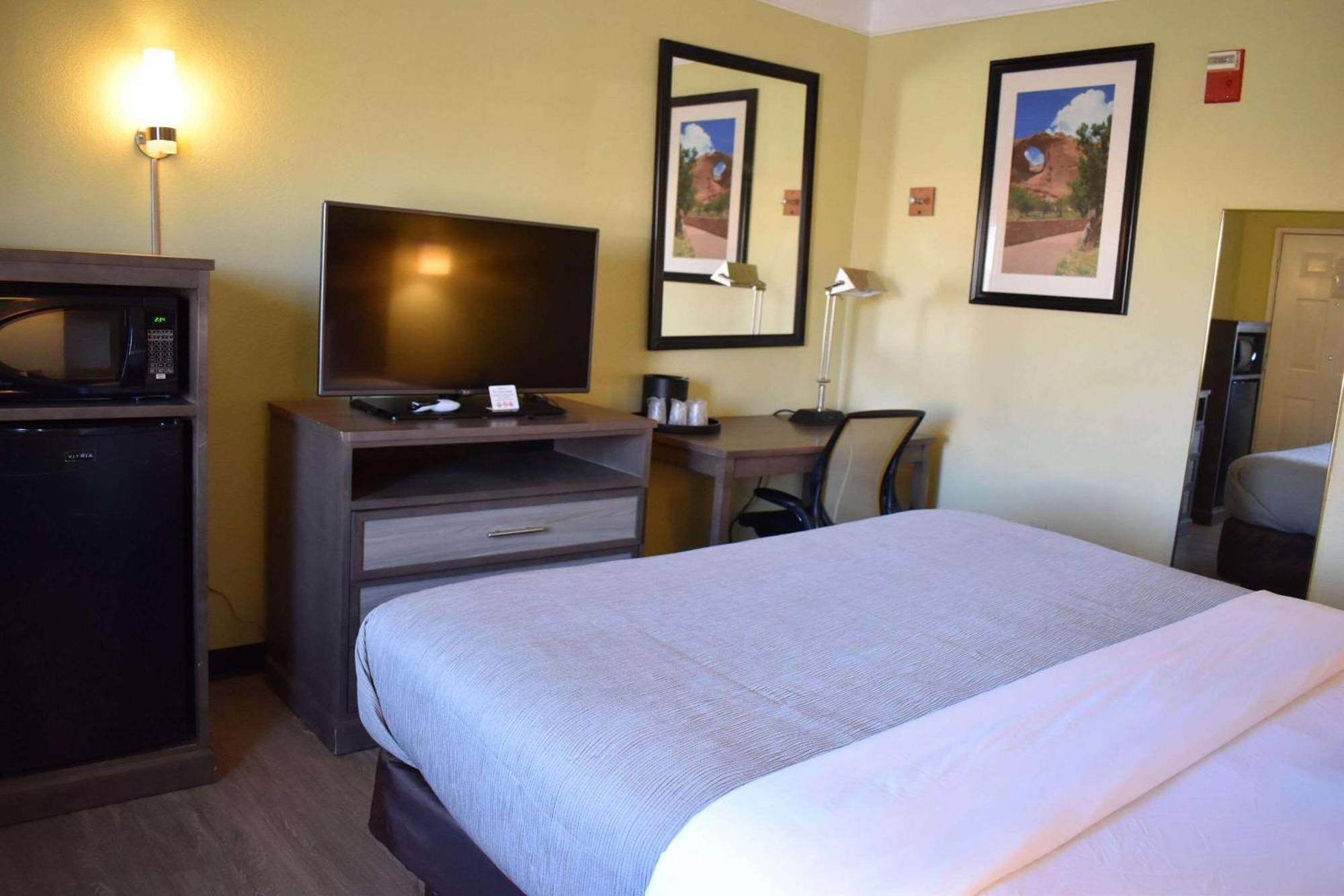 Quality Inn & Suites Gallup I-40 Exit 20 מראה חיצוני תמונה