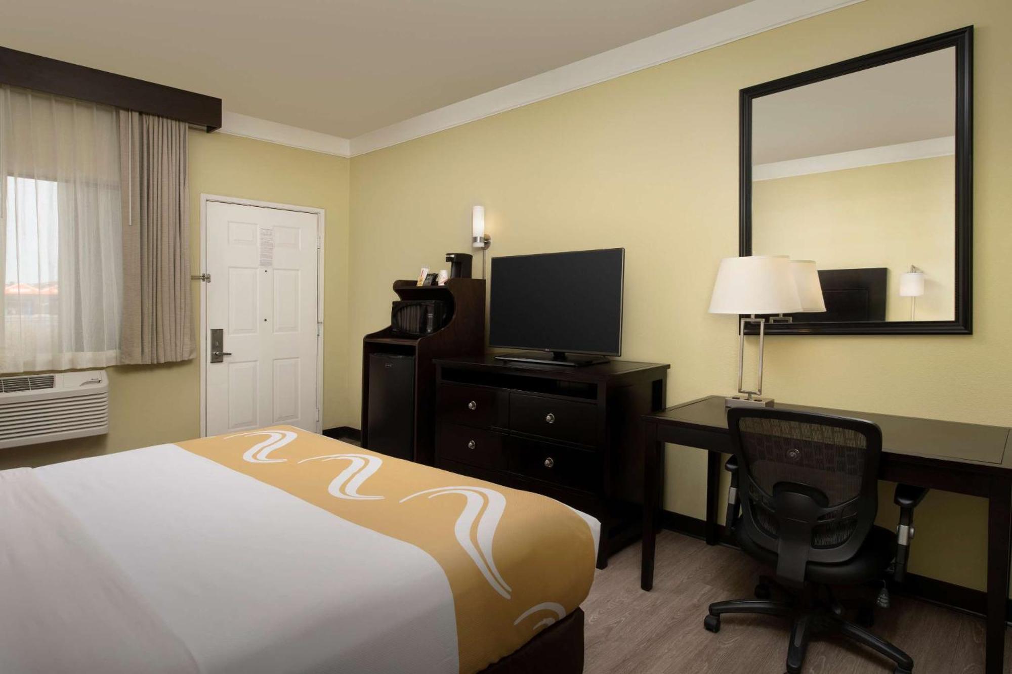 Quality Inn & Suites Gallup I-40 Exit 20 מראה חיצוני תמונה