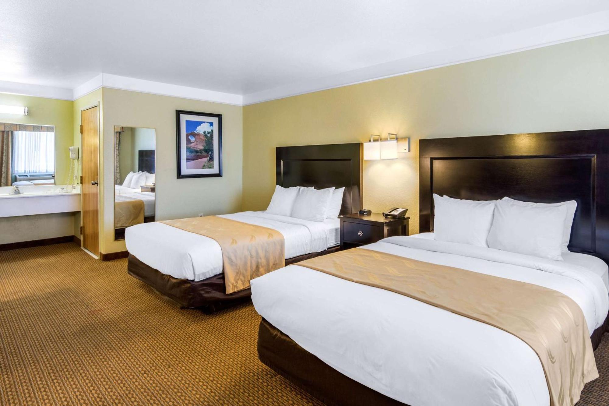 Quality Inn & Suites Gallup I-40 Exit 20 מראה חיצוני תמונה