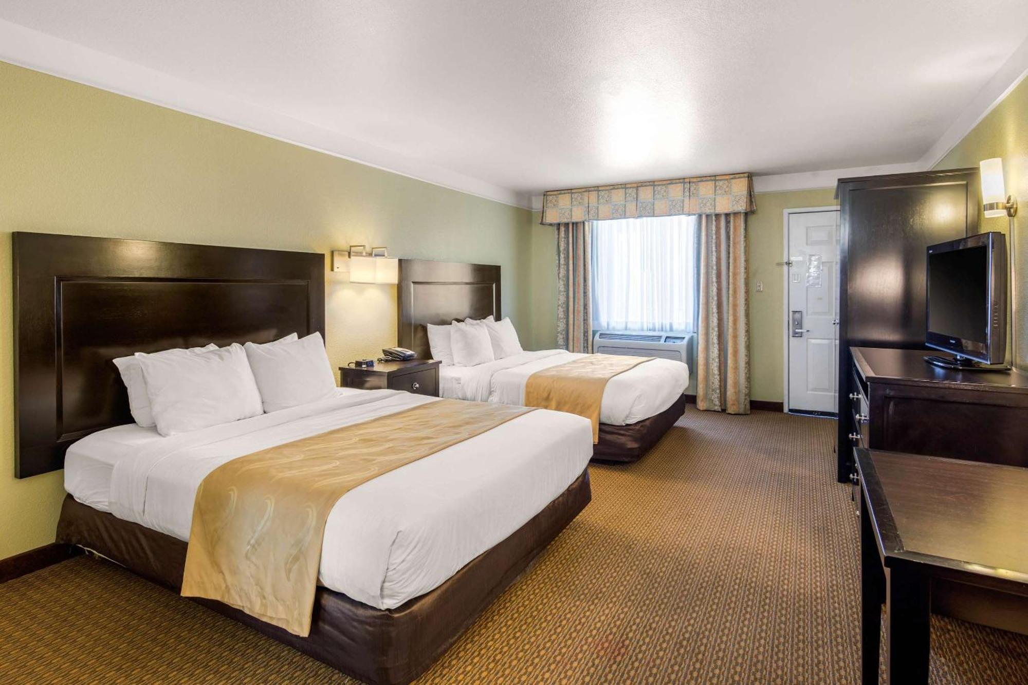 Quality Inn & Suites Gallup I-40 Exit 20 מראה חיצוני תמונה