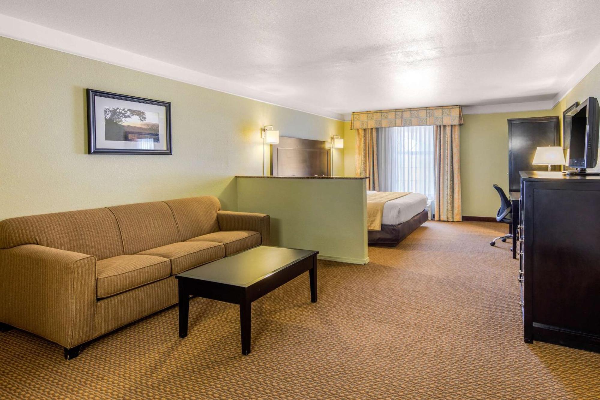 Quality Inn & Suites Gallup I-40 Exit 20 מראה חיצוני תמונה