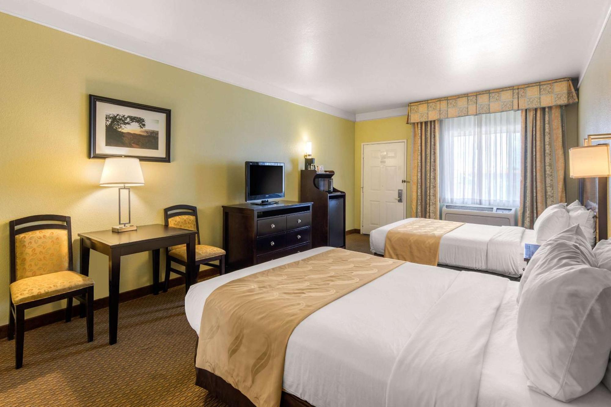 Quality Inn & Suites Gallup I-40 Exit 20 מראה חיצוני תמונה